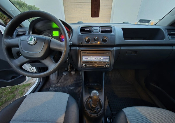 Skoda Fabia cena 9499 przebieg: 251839, rok produkcji 2010 z Śmigiel małe 172